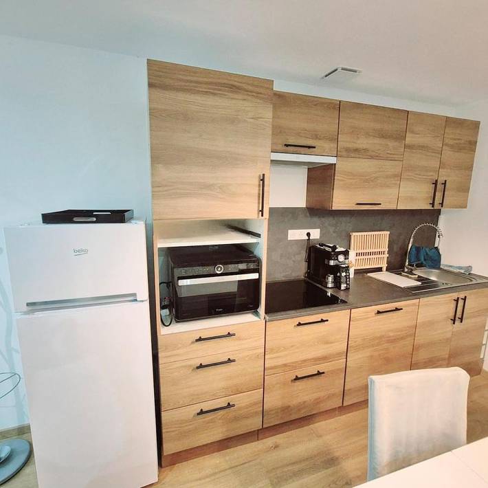 Apartamento de vacaciones para 6 personas, con jardín además de terraza y jacuzzi - 1