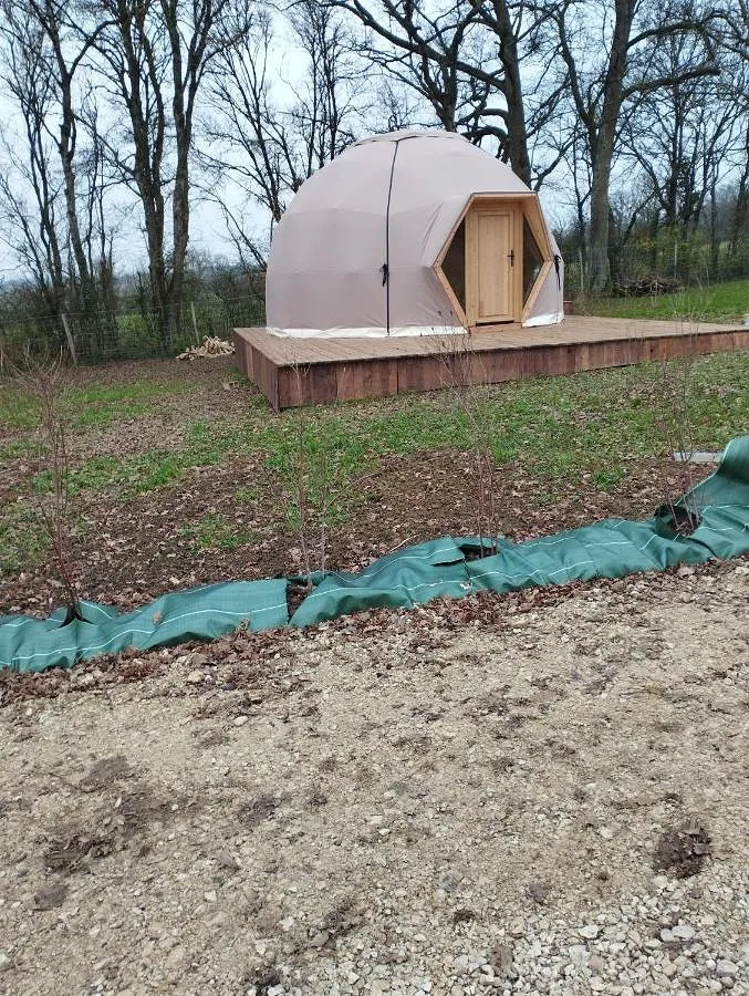 Camping para 2 personas, con terraza además de vistas y jardín - 1