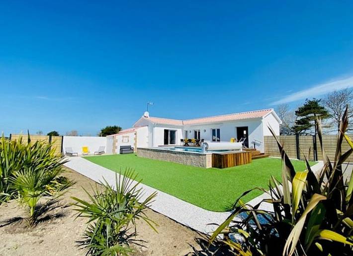 Gîte pour 12 personnes, avec piscine ainsi que terrasse et jardin à Saint-Jean-de-Monts - 2