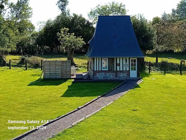 Location de vacances pour 4 personnes, avec jardin et piscine à Saint-Étienne-l'Allier