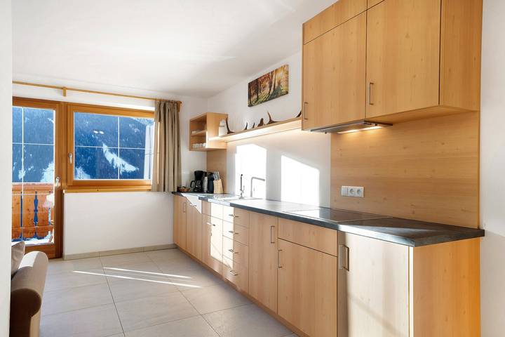 Entire apartment, Apartment "Unterdurachhof Valentina" with Mountain View, Shared Garden & Wi-Fi in Ulten, Ortler Alps
