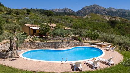 Cottage pour 8 personnes, avec jardin à Polizzi Generosa