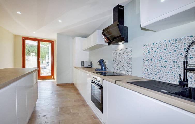 Location de vacances pour 7 personnes, avec terrasse et jardin, animaux acceptés à Saint-Génis-des-Fontaines - 4