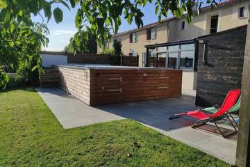 Gîte pour 12 personnes, avec terrasse à Montournais