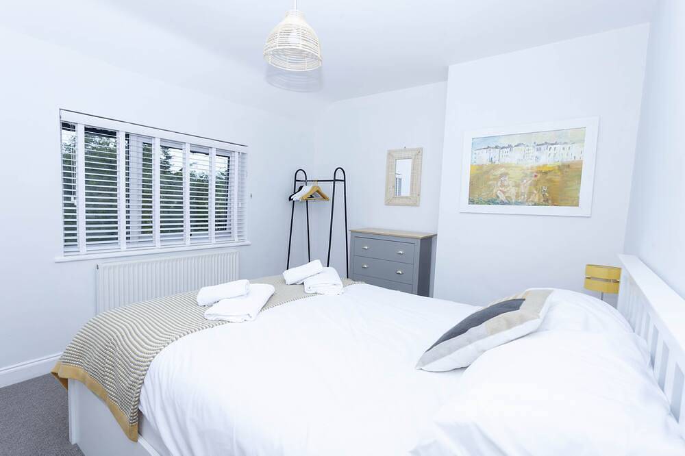 Magnolia Cove with 2 parking spaces in Whitstable, Kent