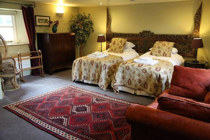 Sleeps 16,, Indoor Heated Pool, Rooftop Hot Tub, Devon Coast Views, Pets welcome in Stockland, Devon
