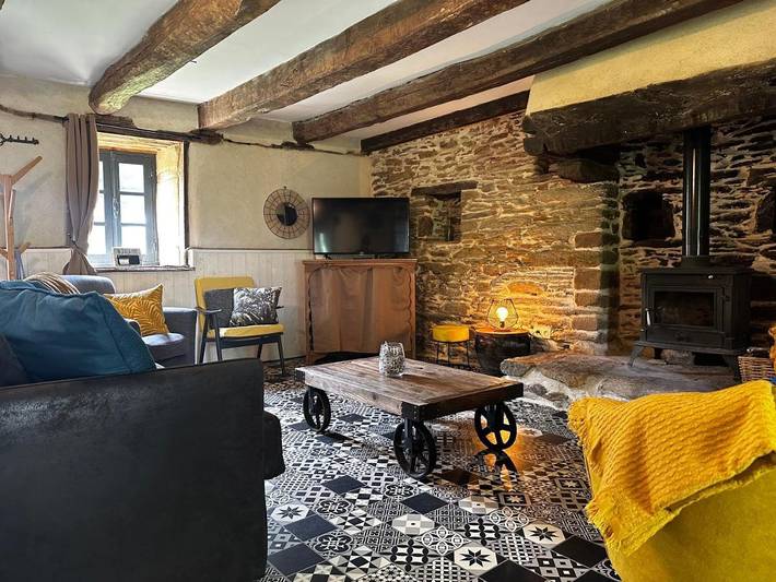 Location de vacances pour 8 personnes, avec vue ainsi que jardin et piscine à Lanouée - 2