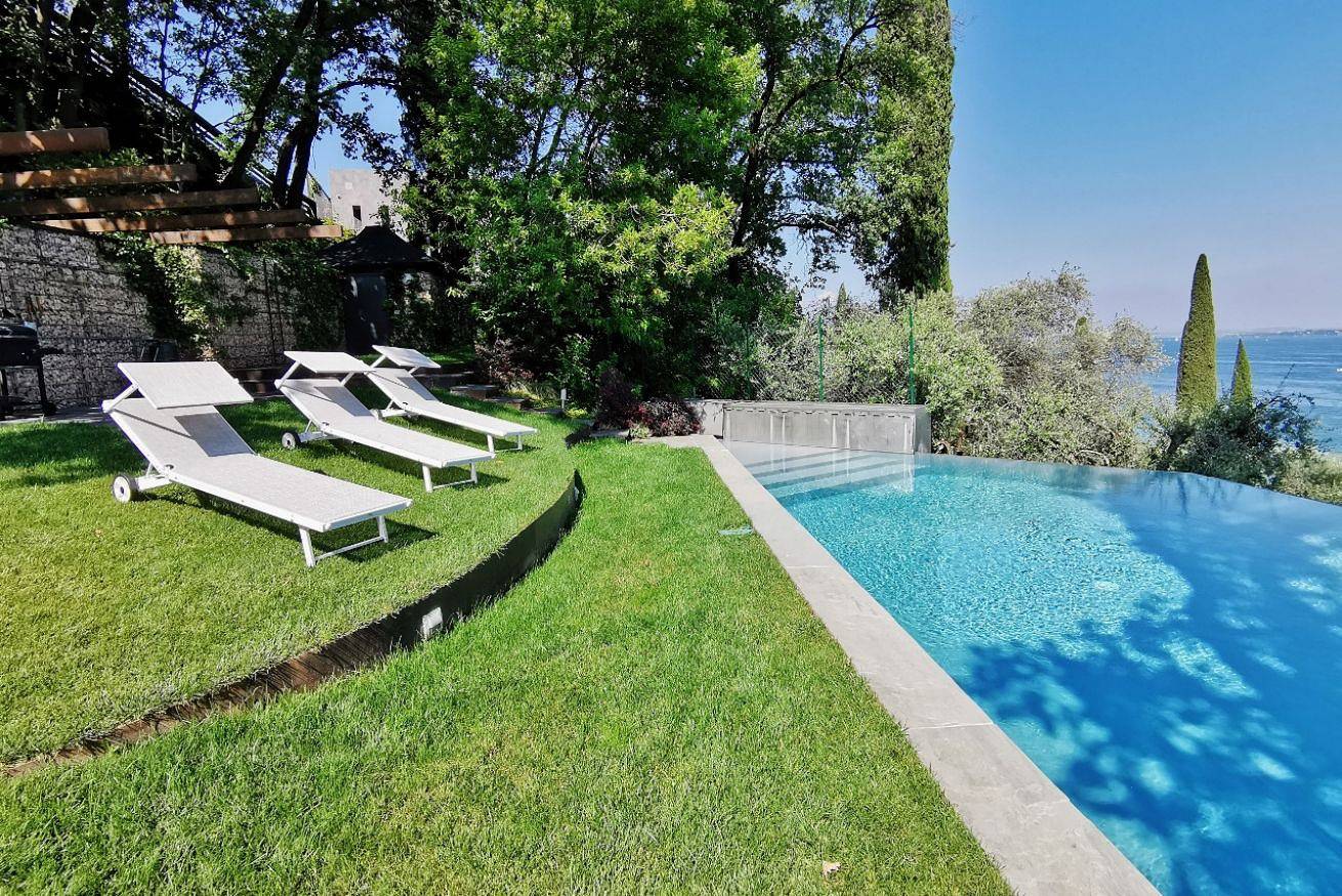 Villa Michelle - Vista lago - Piscina - vicino alla spiaggia in Padenghe sul Garda, Prealpi Gardesane