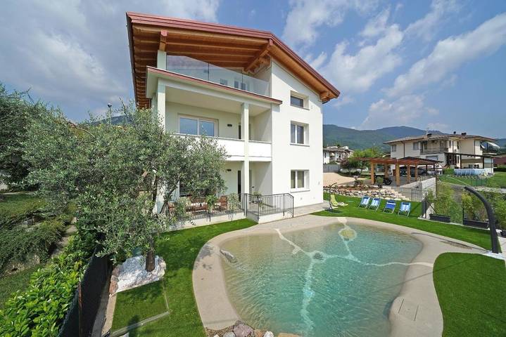 Appartamento vacanze per 4 persone, con giardino e panorama nonché piscina - 1