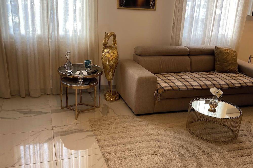 House with a heated pool and spa, 1 hour from Paris and 10 minutes from downtown in Saran, Valle del Loira
