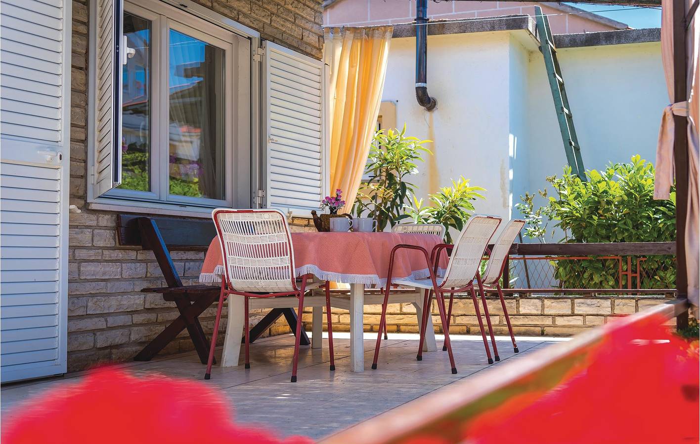 Ferienhaus für 6 Personen mit Terrasse in Vodice, Šibenik-Knin