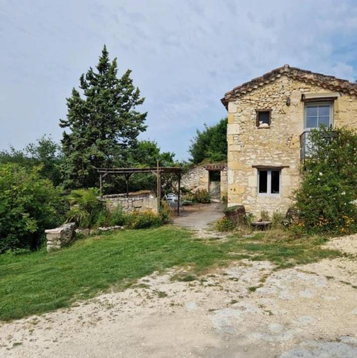 Maison de vacances pour 14 personnes, avec piscine ainsi que jardin et terrasse
