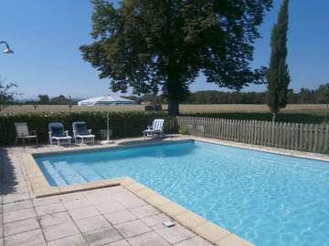 Gîte pour 4 personnes, avec jardin ainsi que vue et piscine à Montesquieu-Volvestre
