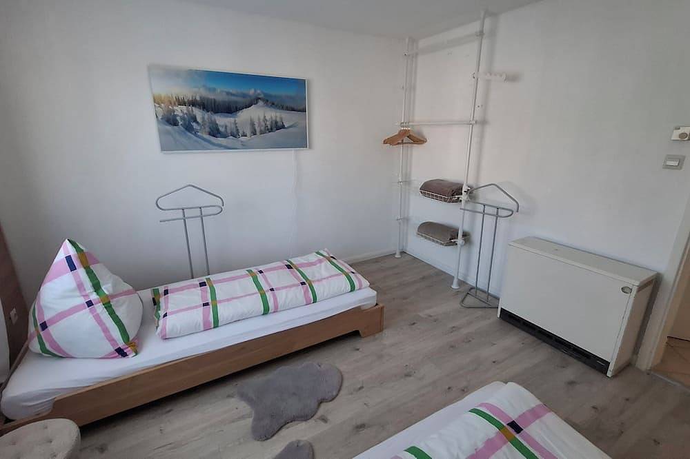 Ganze Wohnung, Gemütliche Ferienwohnung nicht weit von Deutschlands höchste Wasserfälle. in St. Georgen, Mittlerer Schwarzwald
