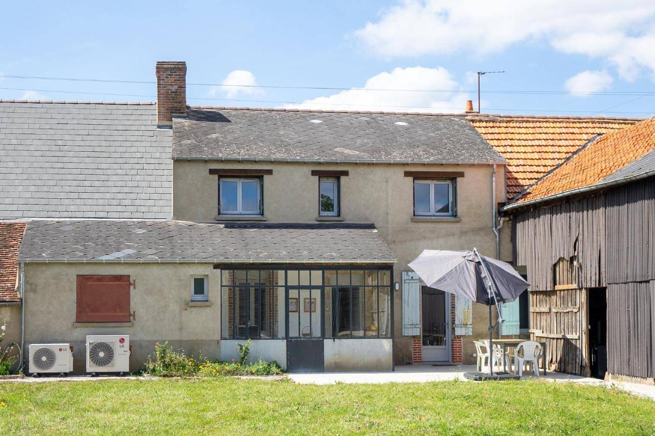 Grande Maison Familiale Climatisée - à seulement 15mn d'Orléans - 5 chambres - 8 lits - Maison classée meublé de tourisme 3 étoiles in Sandillon, Sologne