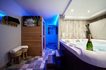 Gîte pour 5 personnes, avec terrasse et jacuzzi ainsi que jardin et sauna à Le Hanouard