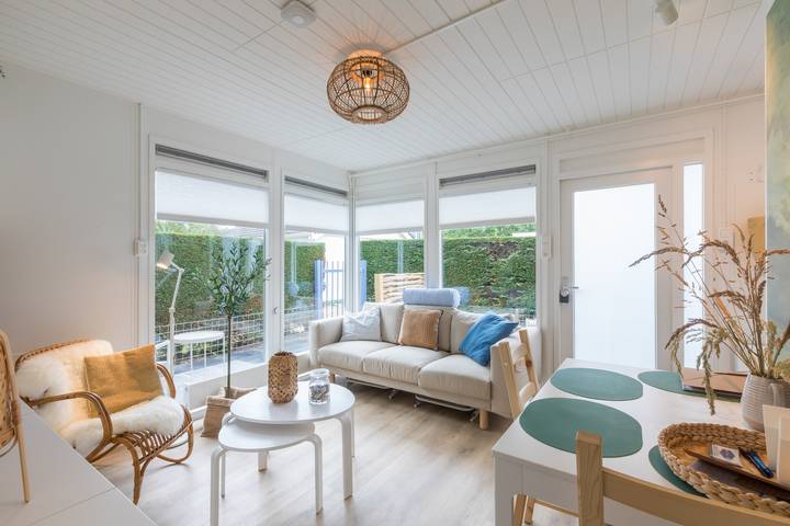 Ferienhaus für 4 Personen, mit Balkon/Terrasse und Terrasse sowie Garten in Zoutelande