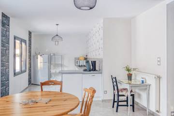 Maison De Vacances pour 6 Personnes dans Saint-Amandin, Massif central, Photo 2