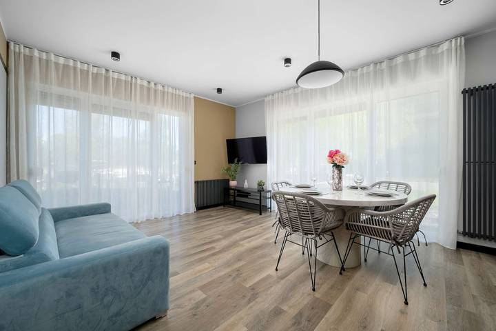 Appartement entier, Spacious Apartment | Garden and Workspace in Wrocław, Bas-Silésie