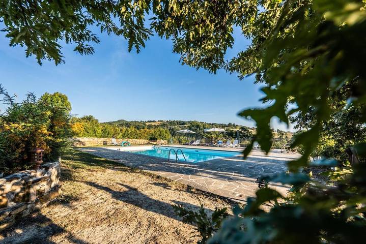 Maison de campagne pour 19 personnes, avec jardin ainsi que piscine et vue à Gualdo Tadino - 4