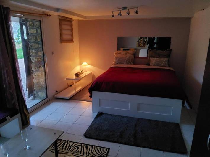 Cottage pour 2 personnes, avec terrasse à Bondoufle