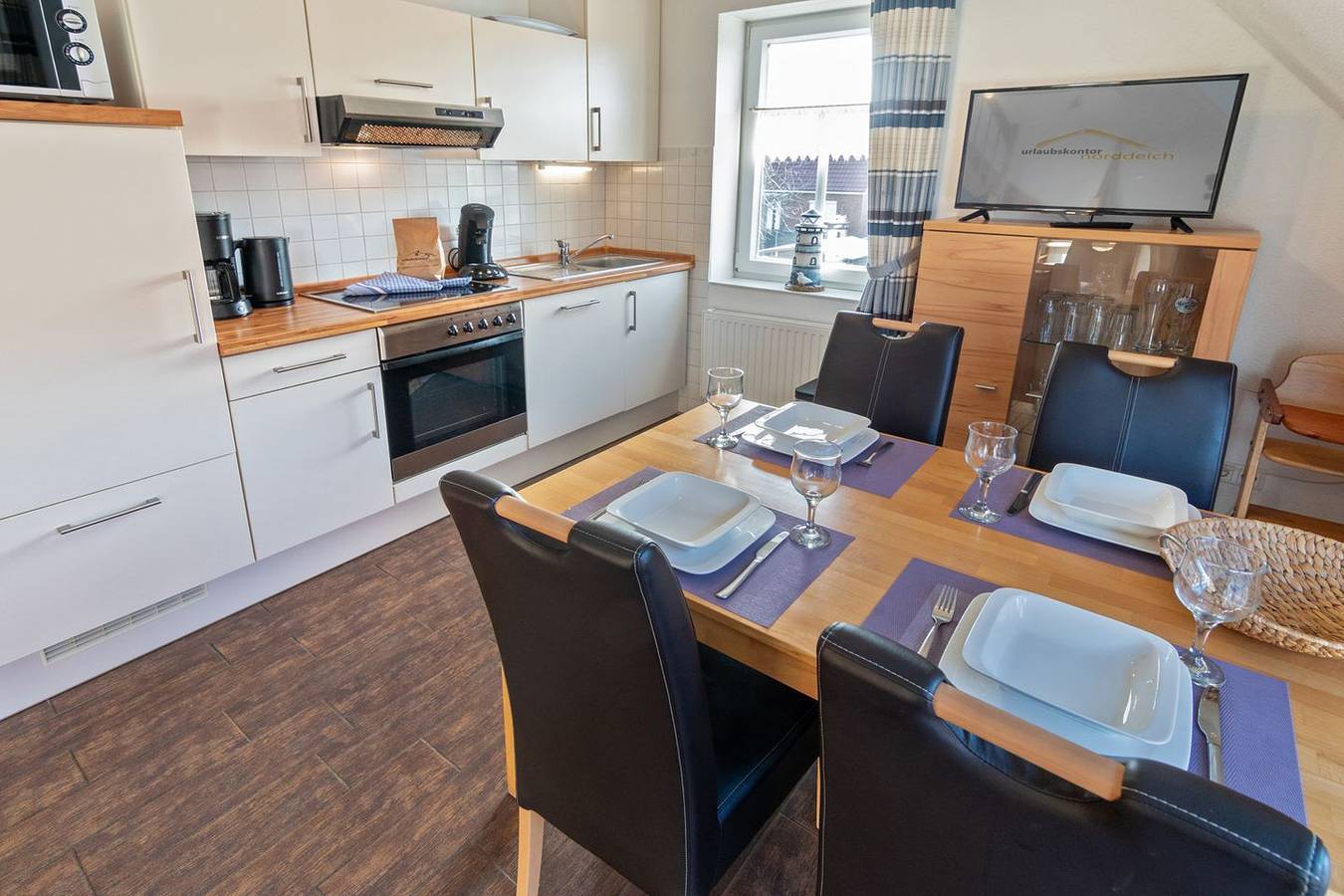 Ganze Wohnung, Die Wohnung liegt im Obergeschoß und ist für 4 Personen ausgelegt. in Strand Norddeich, Norddeich