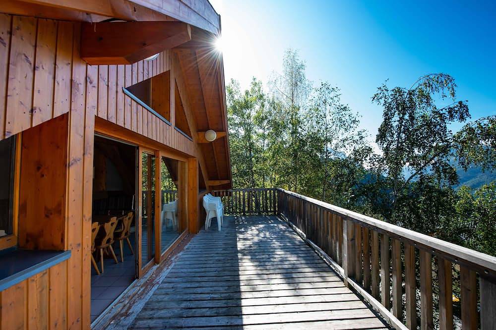 Oz/Alpe d'Huez 200m slopes, up to 25pers, Jacuzzi, rooms with bathroom in Oz, Écrins National Park