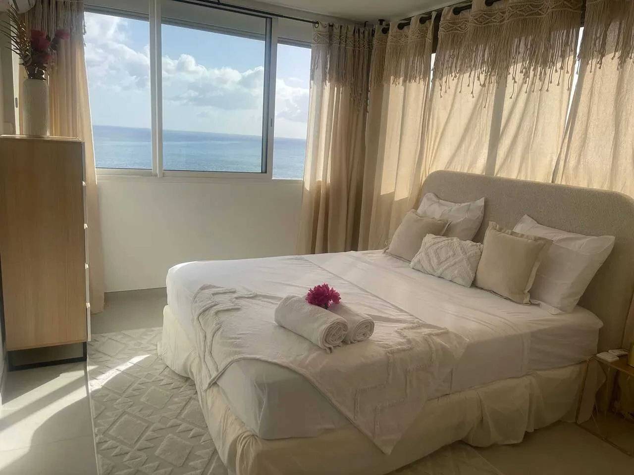 Apartamento entero, Apartamento acogedor con vista al mar en Fort-de-France, 40 m² in Martinica