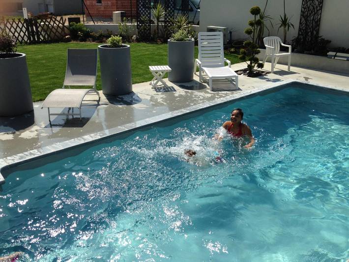 Gîte pour 6 personnes, avec Terrasse ainsi que Jardin et Piscine à Plouhinec (Morbihan)