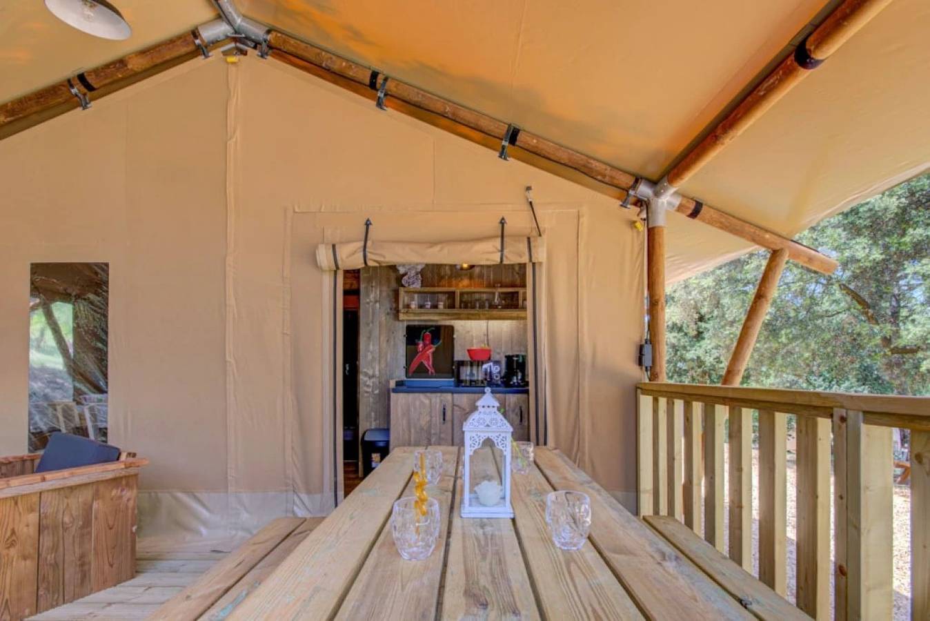 Zecamping 3 étoiles animé piscine chauffée locatif Tv 38m2 6 pers in Mondragon, Vaucluse