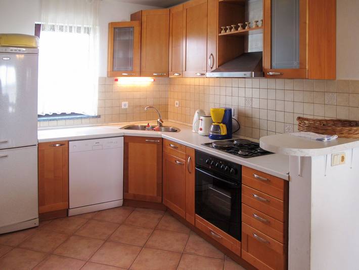 Ferienwohnung für 9 Personen, mit Terrasse und Garten in Pjescana Uvala - 4