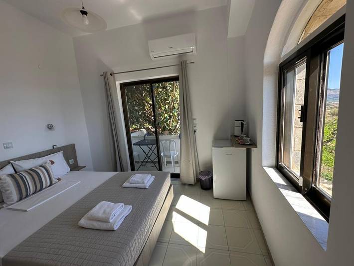 Appart’hôtel pour 2 personnes, avec vue et jardin, animaux acceptés