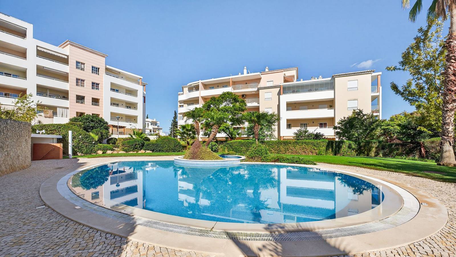 Geheel appartement, T1 Acolhedor c/Piscina em Portimão by Lovelystay in Portimão, Faro District