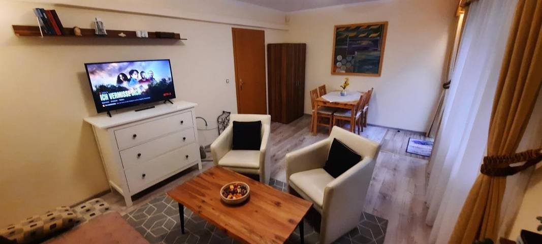 Ferienwohnung für 2 Personen, mit Ausblick und Garten sowie Sauna und Pool in Karlsbad - 2