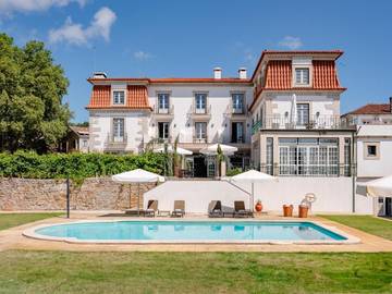 Hôtel pour 3 personnes, avec vue ainsi que jardin et piscine dans Alijó