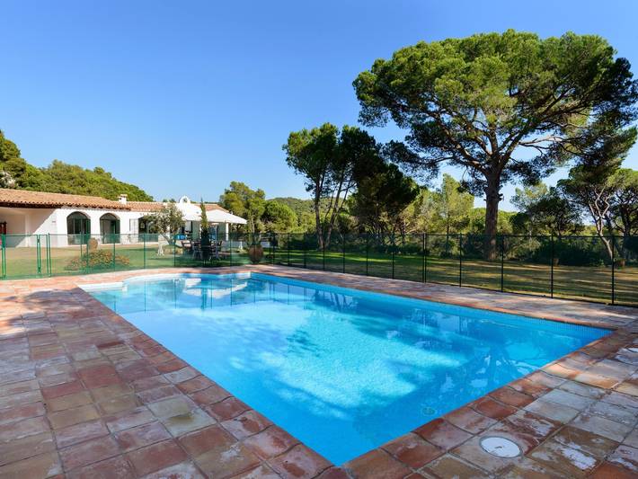 Casa rural para 27 personas, con Jardín en Llagostera