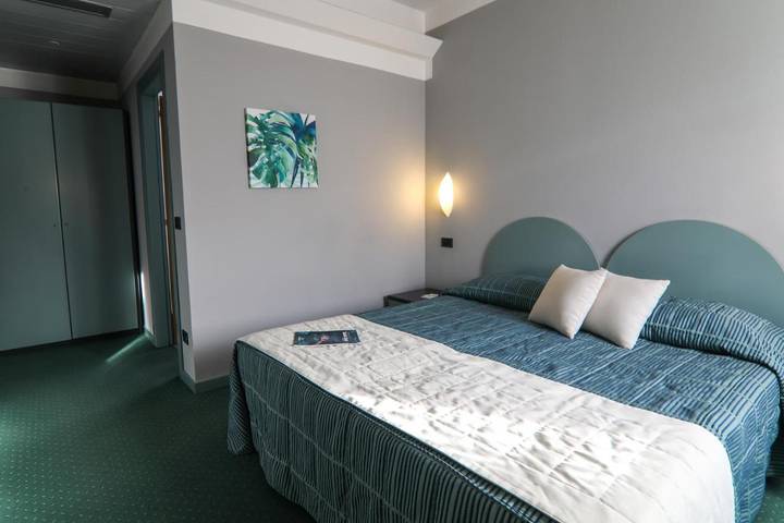 Hôtel pour 3 personnes, avec vue et balcon à Sondrio - 3
