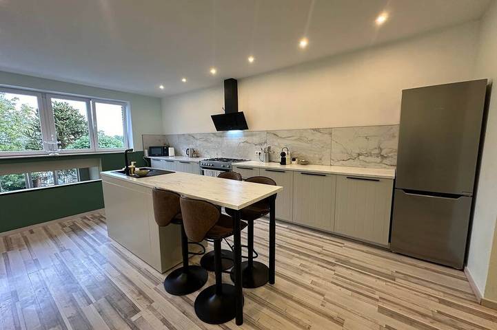 Location de vacances pour 9 personnes, avec jardin à Herstal