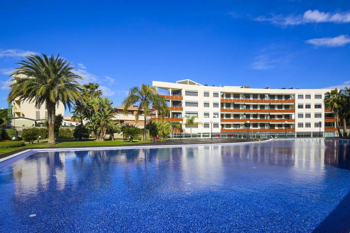 Ferienhaus für 10 Personen, mit Kinderpool und Garten sowie Terrasse, mit Haustier