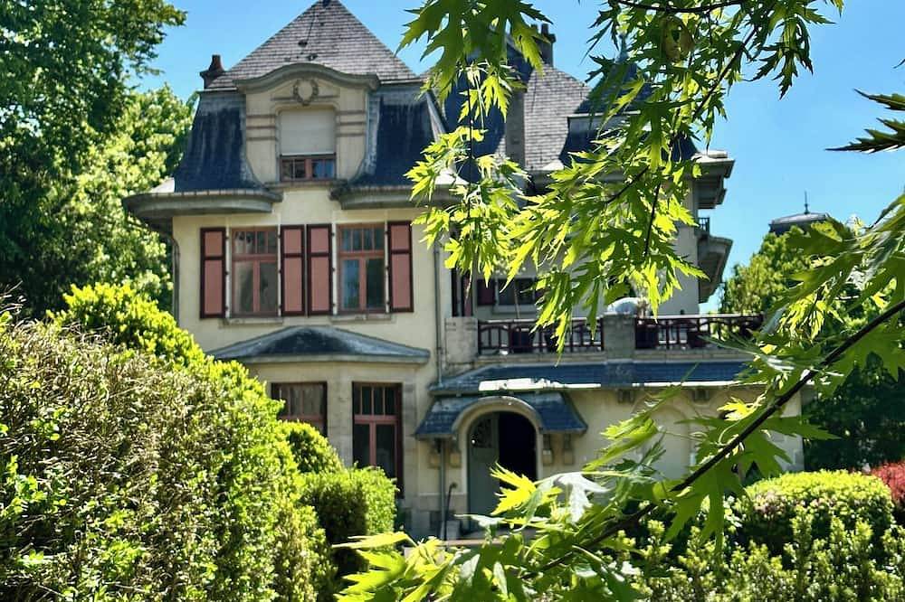 \"Les Villas du Parc\" - Vittel Thermal Park\n\n\"Ambroise\" Guesthouse in Vittel, Neufchateau