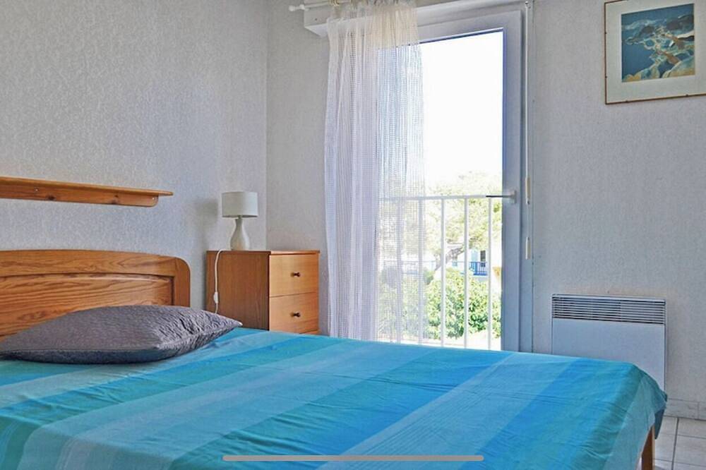 Hel lejlighed, T3 Duplex apartment, reversible air conditioning, private parking in Le Brusc, Six-Fours-les-Plages