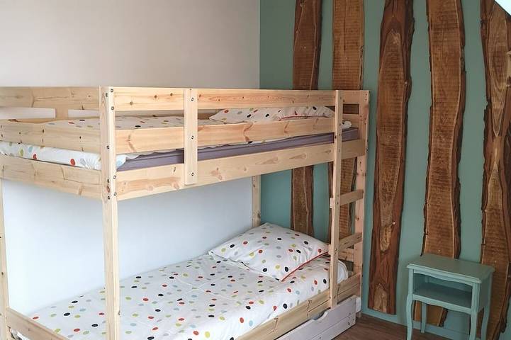 5-bedroom house with a hot tub for 6 people in the village of Champagne in Châtillon-sur-Marne, Parc naturel régional de la Montagne de Reims