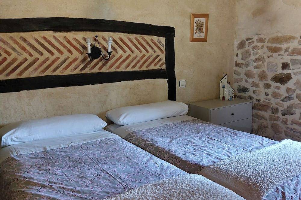 Self catering La Cuadra de la Tila for 2 or 4 people in Roscales de la Peña, Castrejón de la Peña
