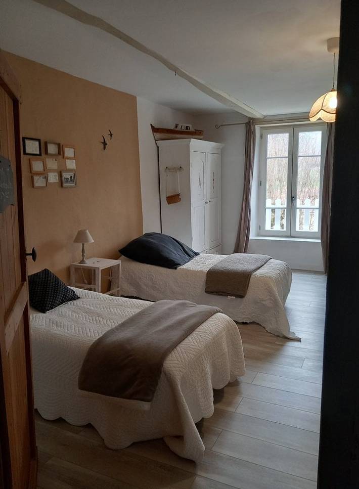 Chambre d’hôte pour 8 personnes, avec jardin, animaux acceptés dans l' Isère - 3