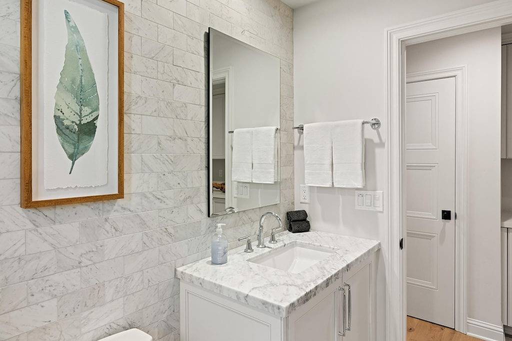 Casa Del Sol: New Three Bed 3 Bath overlooking Mpcc Fairway in Monterey County