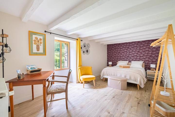 Location de vacances pour 4 personnes, avec piscine ainsi que vue et jardin, animaux acceptés à Redon - 3
