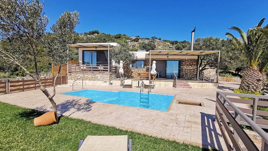 Ferienhaus für 4 Personen, mit Terrasse und Garten sowie Pool in Plakias