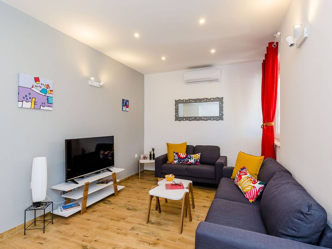 Ganze Wohnung, Apartment Moon River - Two-Bedroom Apartment with Terrace in Mokosica, Dubrovnik-Neretva