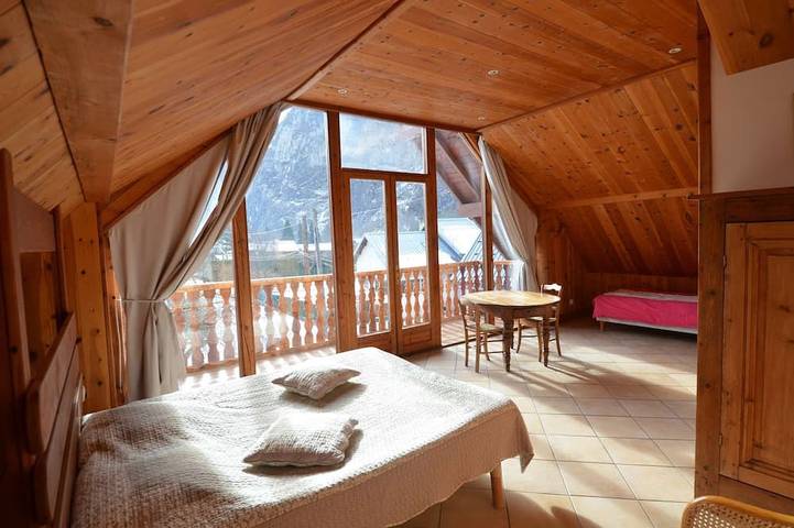 Chalet pour 14 personnes, avec balcon et jardin à Le Bourg-d'Oisans - 2