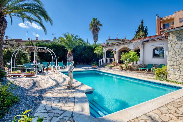 Casa de vacaciones para 6 personas, con terraza y jardín - 1
